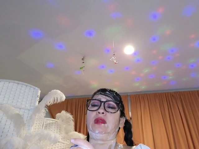 Foglove69's BongaCams show and profile