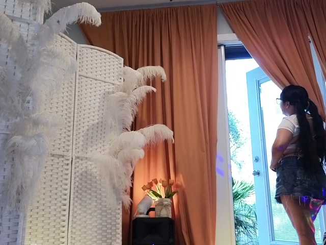 Foglove69's BongaCams show and profile