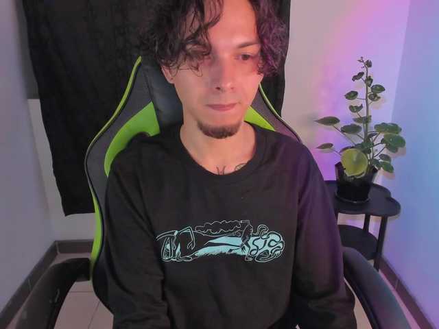 Alessandro-Garcia: смотреть секс чат онлайн бесплатно 18+