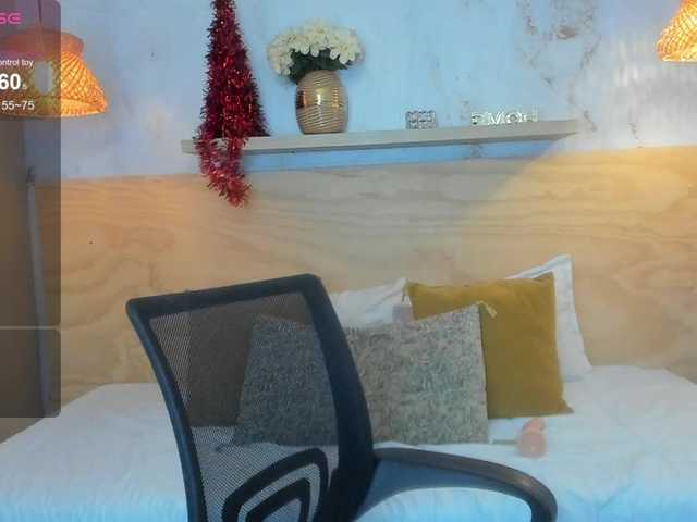 SophieTaylor3's BongaCams show and profile