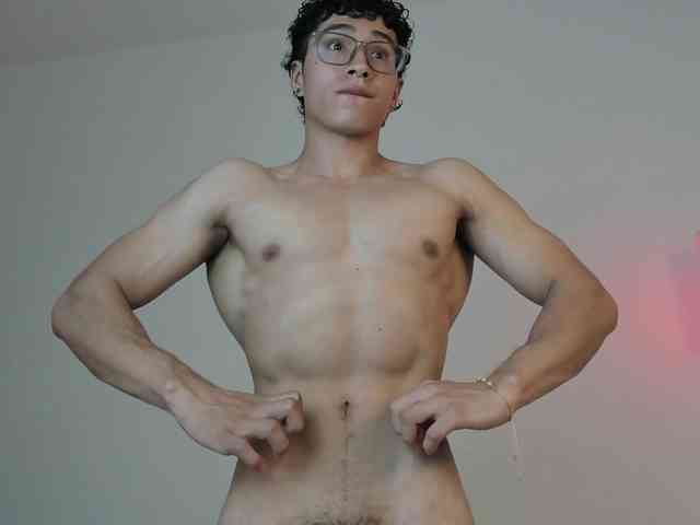 LittleMia Live Webcam on BongaCams