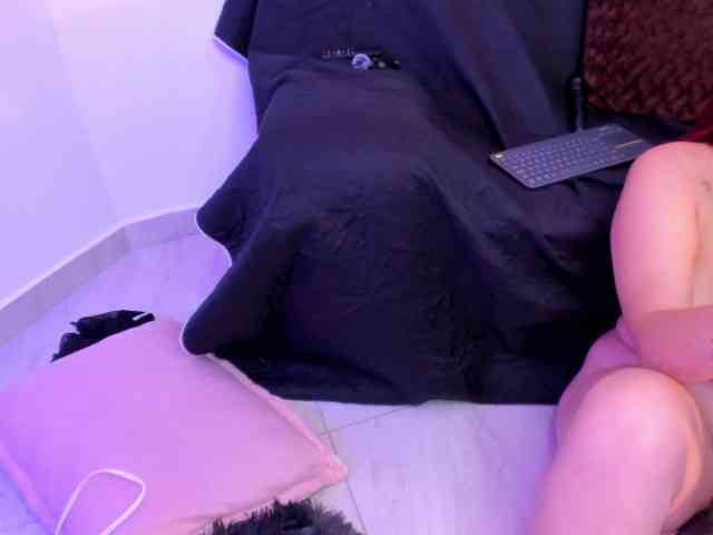 karolhy Live Webcam on BongaCams