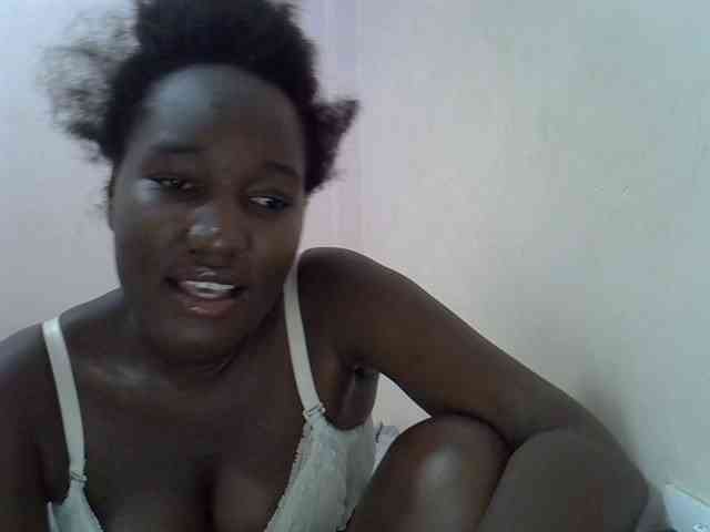 sweet-saffron Live Webcam on BongaCams