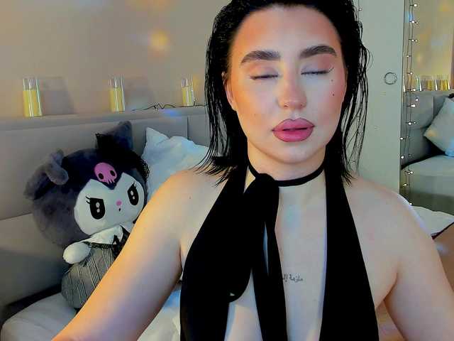 Lia-May's BongaCams show and profile