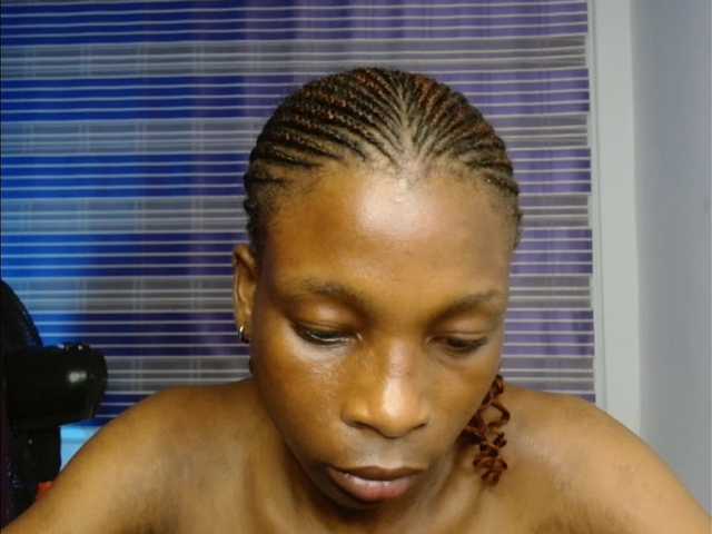 Juicypussyx webcam bongacams model stream image