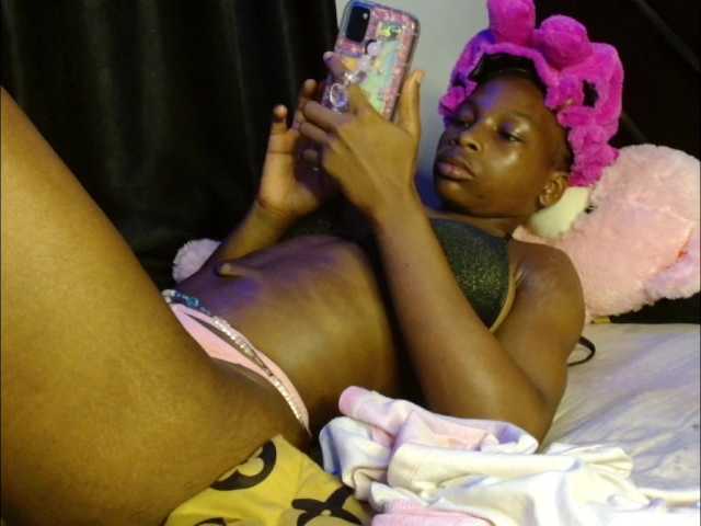 Juicypussyx's BongaCams show and profile