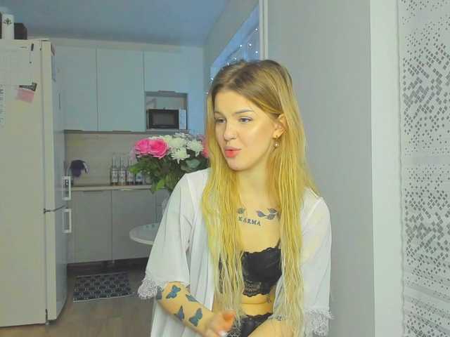 AkylinaGold's BongaCams show and profile