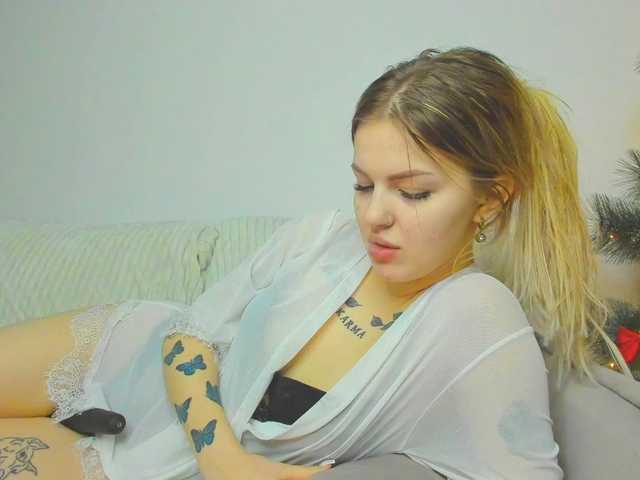 AkylinaGold's BongaCams show and profile