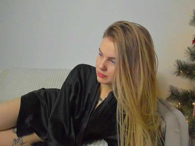 AkylinaGold's BongaCams show and profile