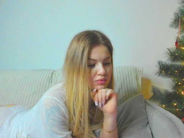 AkylinaGold live cam