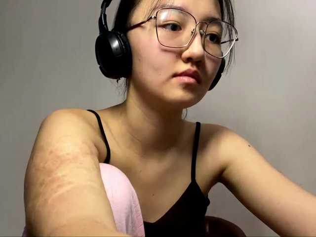 MellieTormey's BongaCams show and profile