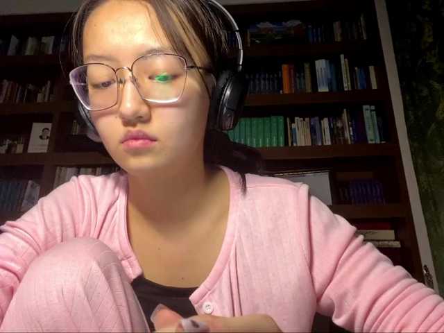 MellieTormey's BongaCams show and profile