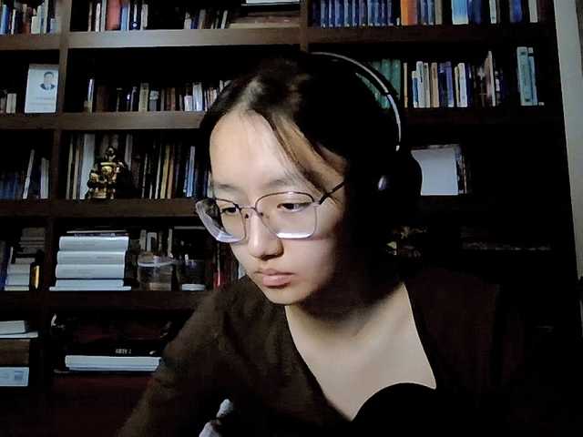 MellieTormey's BongaCams show and profile