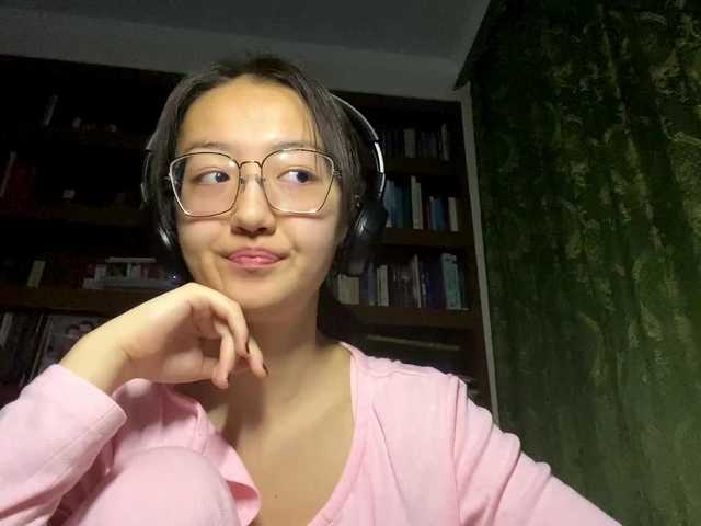 MellieTormey's BongaCams show and profile