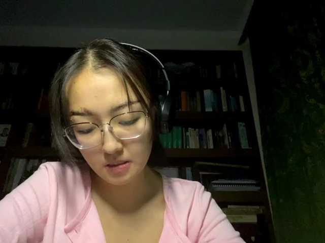 MellieTormey's BongaCams show and profile