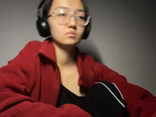 MellieTormey's BongaCams show and profile