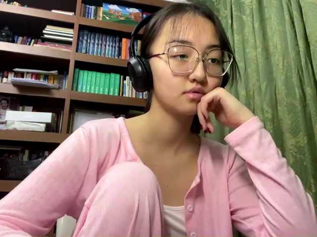 MellieTormey's BongaCams show and profile