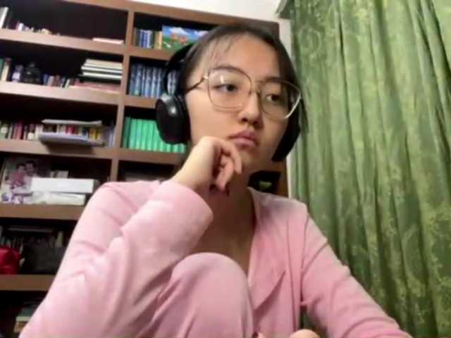 MellieTormey's BongaCams show and profile