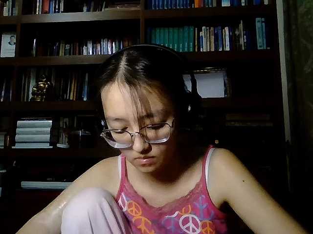 MellieTormey's BongaCams show and profile