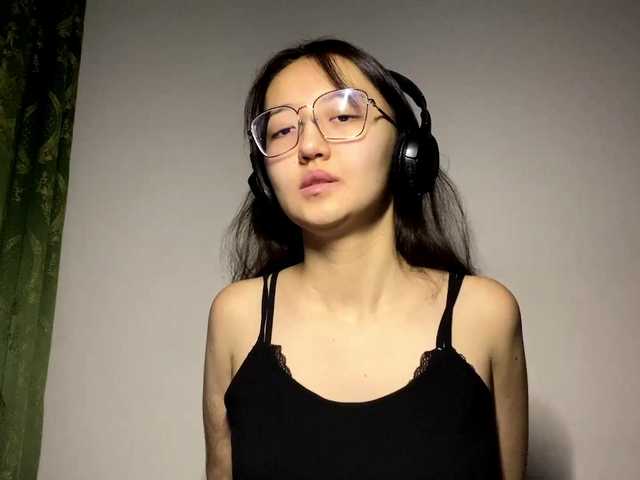 MellieTormey's BongaCams show and profile