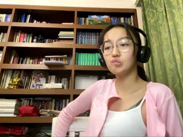 MellieTormey's BongaCams show and profile