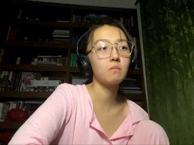 MellieTormey's BongaCams show and profile