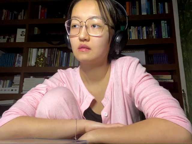 MellieTormey's BongaCams show and profile