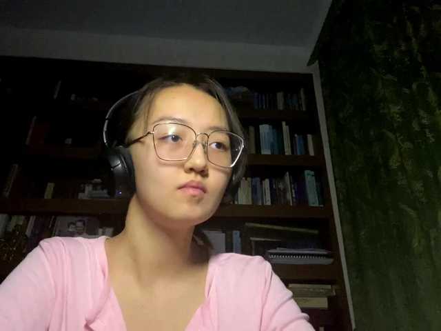 MellieTormey's BongaCams show and profile