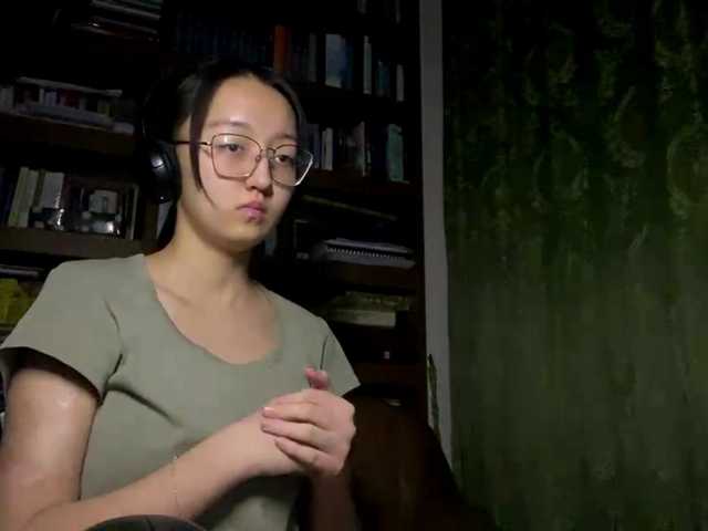 MellieTormey's BongaCams show and profile