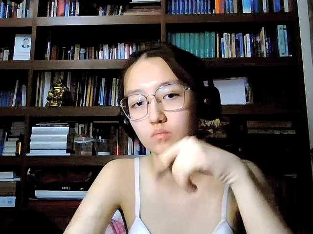 MellieTormey's BongaCams show and profile