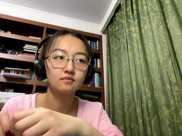 MellieTormey live cam