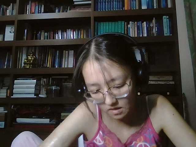 MellieTormey's BongaCams show and profile