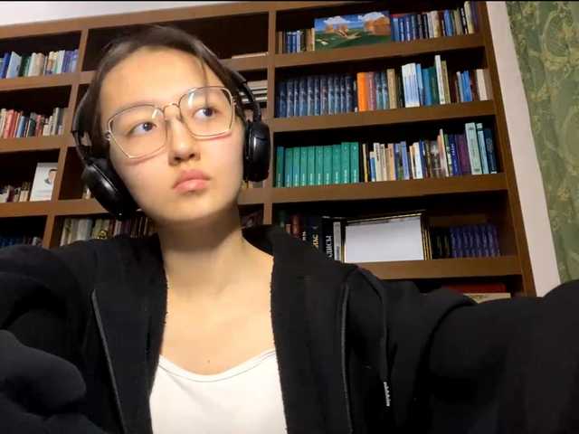 MellieTormey's BongaCams show and profile