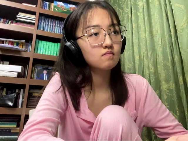 MellieTormey's BongaCams show and profile