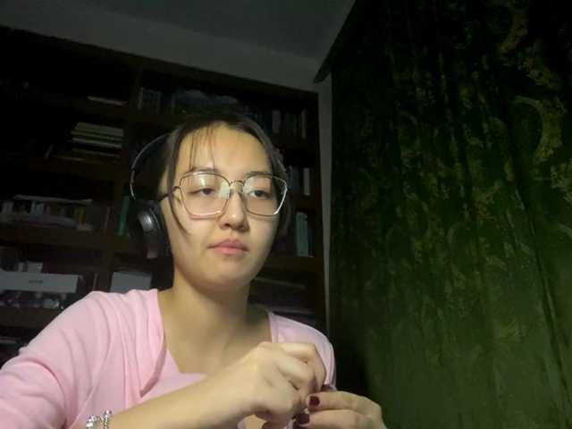 MellieTormey's BongaCams show and profile