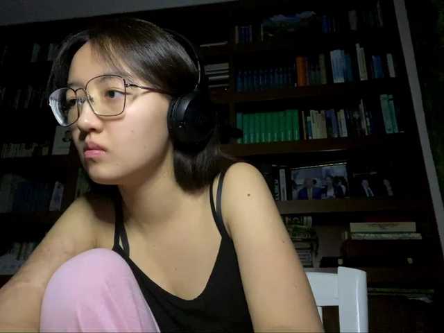 MellieTormey's BongaCams show and profile