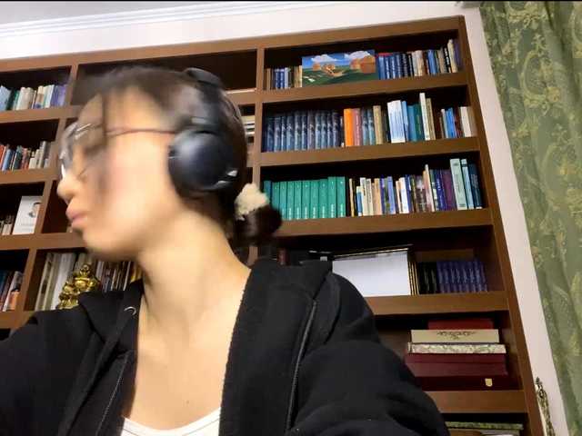 MellieTormey's BongaCams show and profile