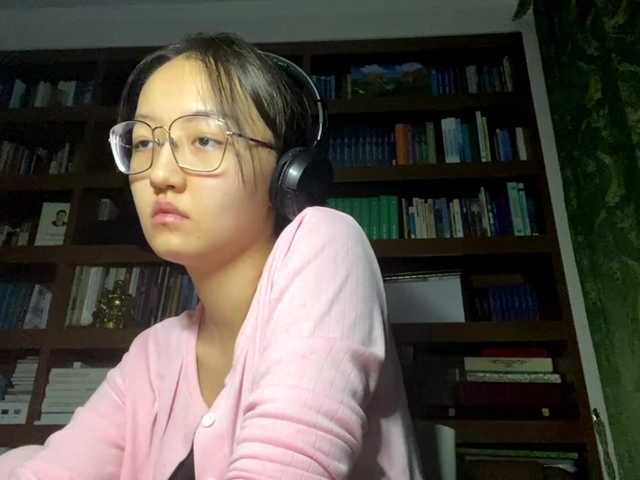 MellieTormey's BongaCams show and profile