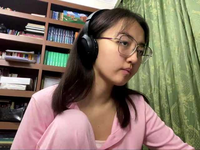 MellieTormey's BongaCams show and profile