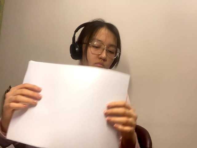 MellieTormey's BongaCams show and profile