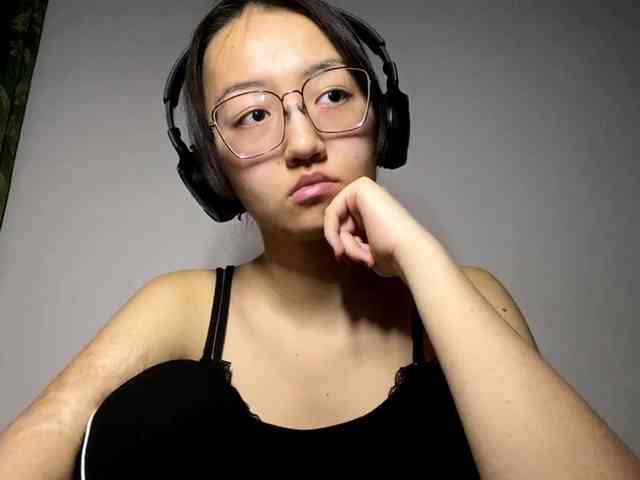 MellieTormey Live Webcam on BongaCams