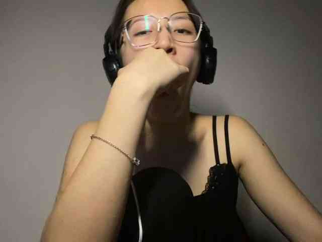 MellieTormey Live Webcam on BongaCams