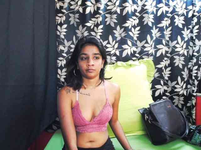 Cherryblossum143 webcam