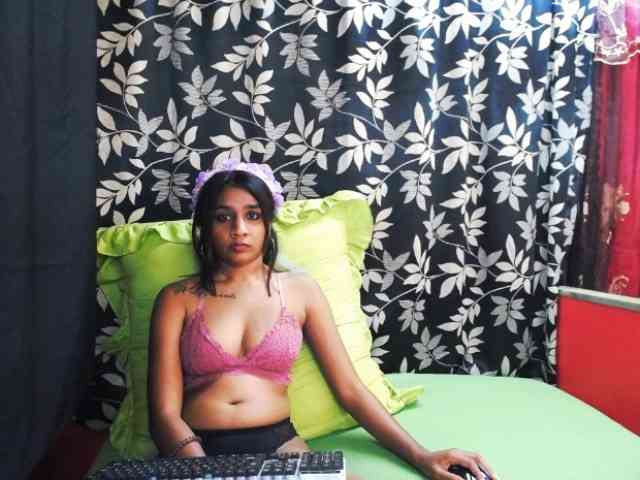 Cherryblossum143 webcam