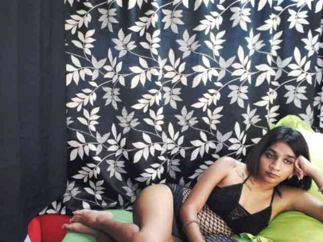 Cherryblossum143 webcam