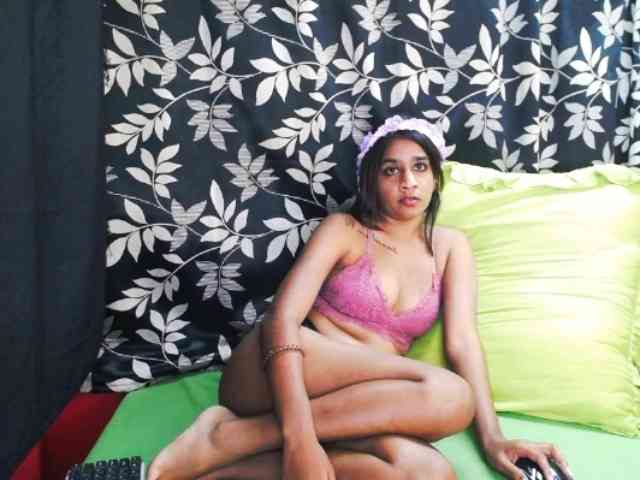 Cherryblossum143 webcam