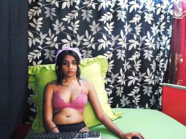 Cherryblossum143 webcam