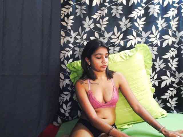 Cherryblossum143 webcam