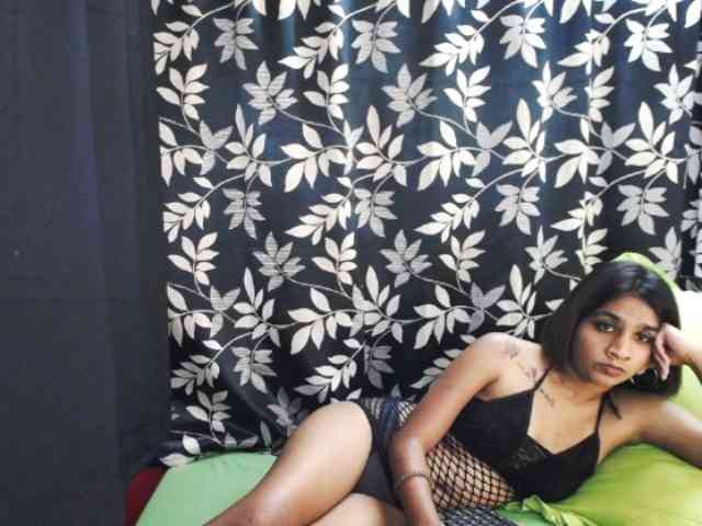 Cherryblossum143 webcam