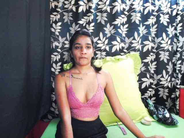 Cherryblossum143 webcam